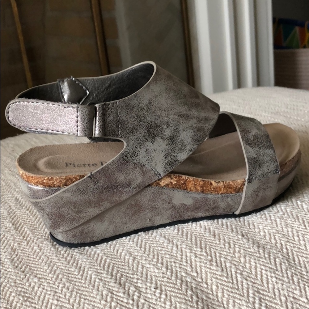 Pierre Dumas Chantal wedges in Pewter